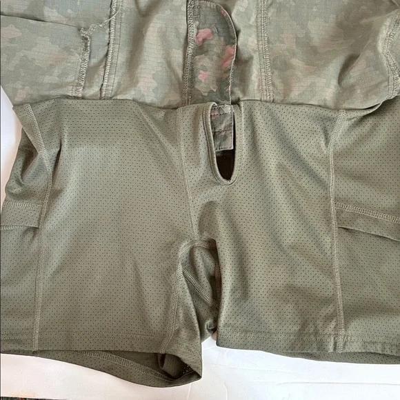 Title Nine Big B Skort Wailea Camo green pink zip close pockets boy short lined - Picture 14 of 16